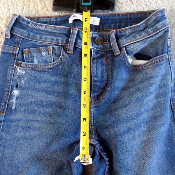 Zara 1975 Denim Sz 4 Denim Skinny Jeans Medium Blue Wash Subtle Distressed Look - Picture 10 of 16